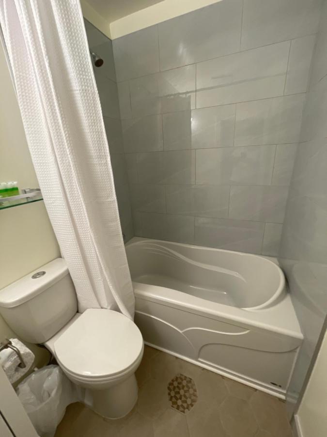 Destination Inn Radium Hot Springs Bagian luar foto