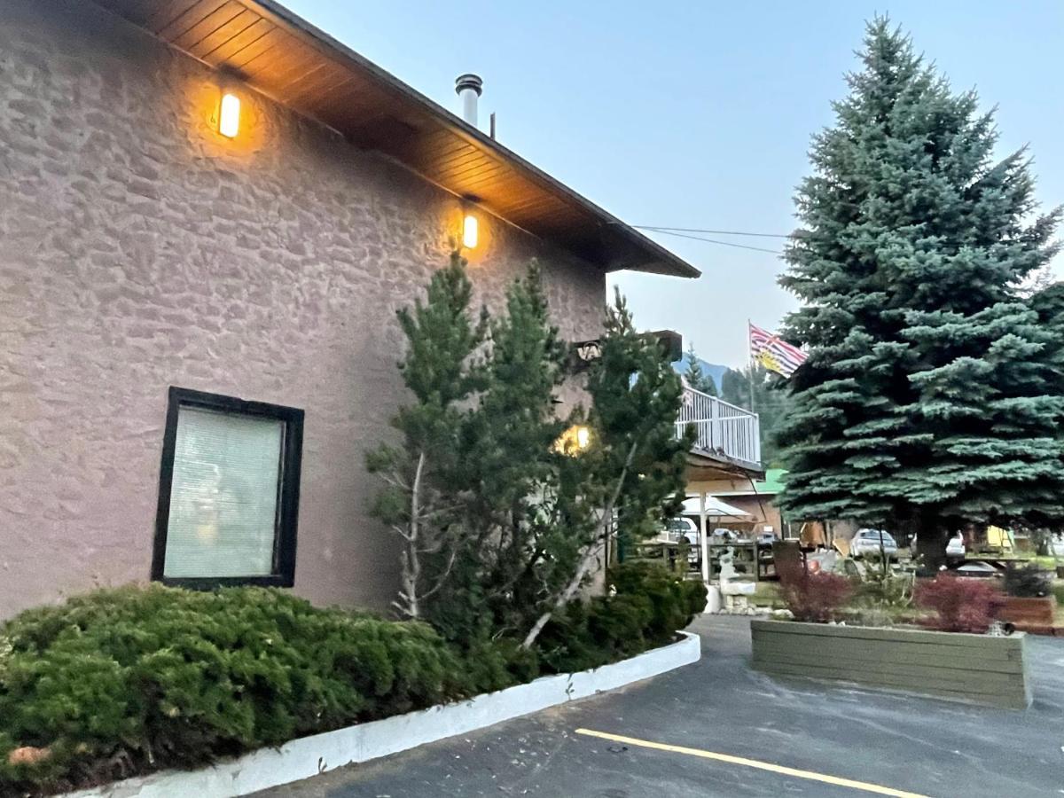 Destination Inn Radium Hot Springs Bagian luar foto