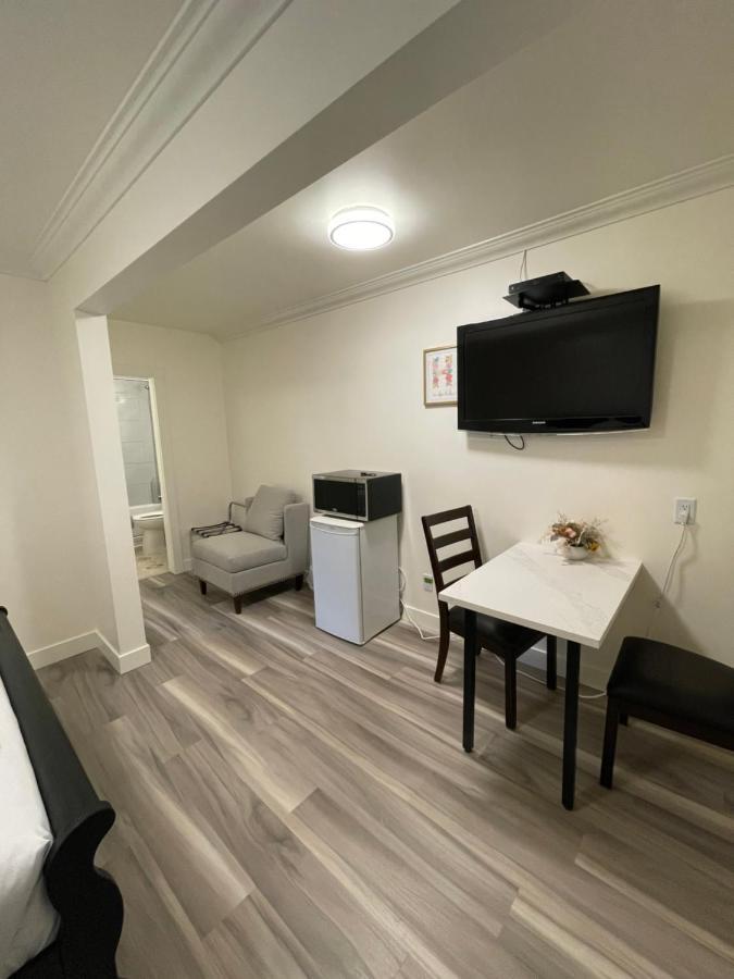 Destination Inn Radium Hot Springs Bagian luar foto
