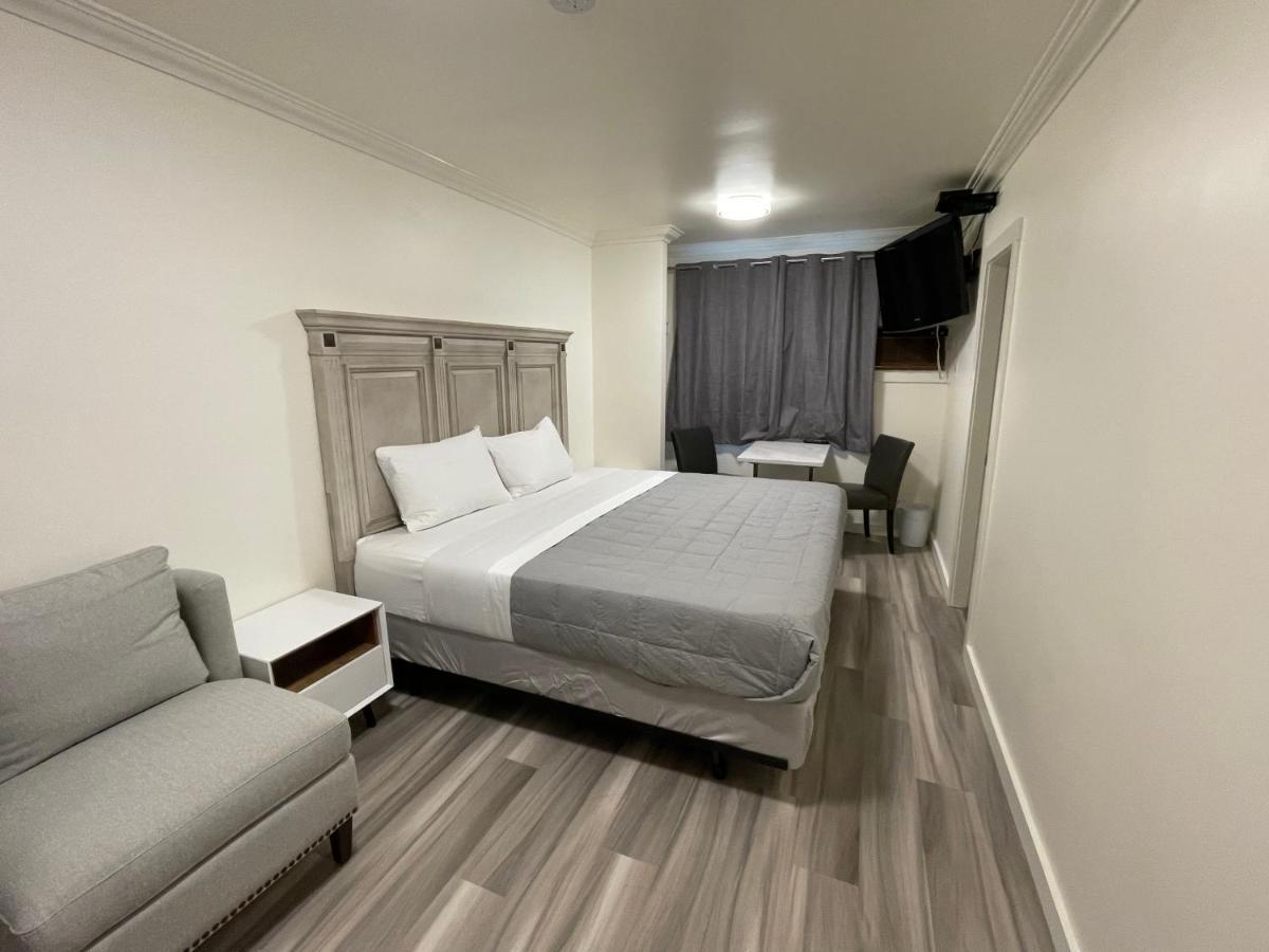 Destination Inn Radium Hot Springs Bagian luar foto