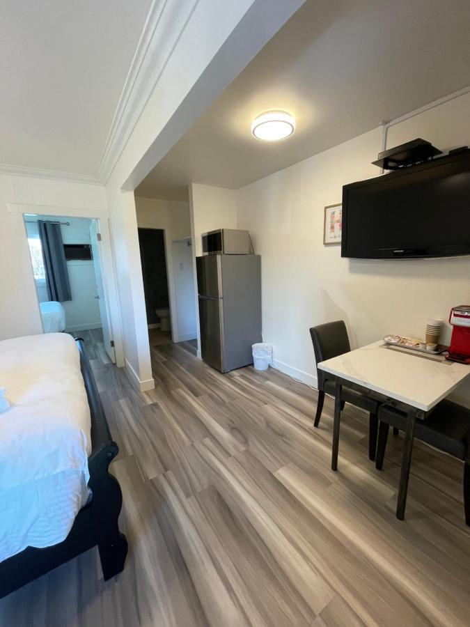 Destination Inn Radium Hot Springs Bagian luar foto