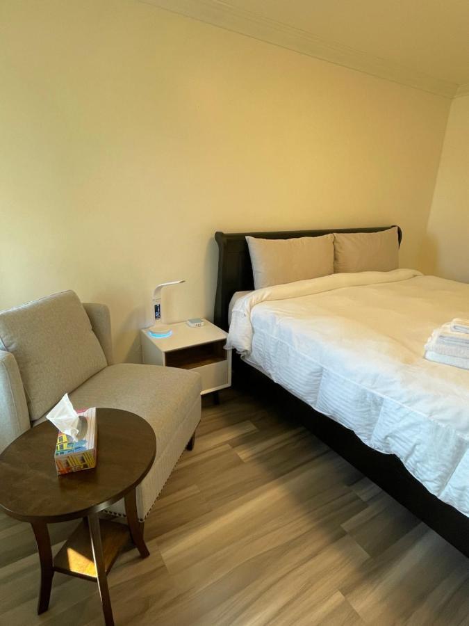 Destination Inn Radium Hot Springs Bagian luar foto