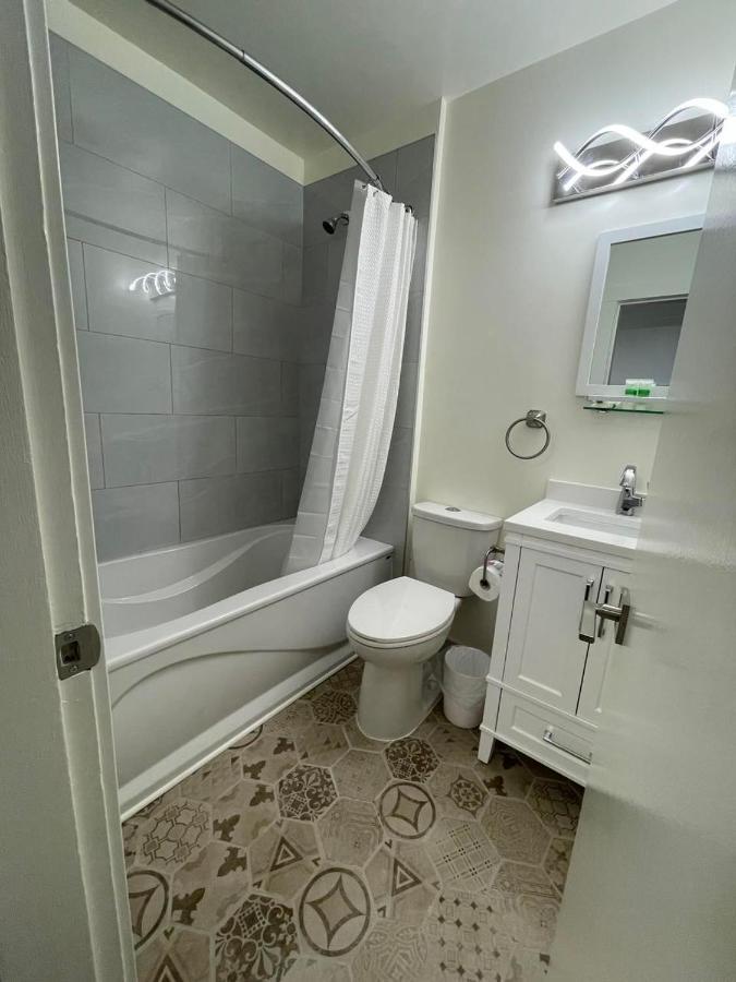 Destination Inn Radium Hot Springs Bagian luar foto