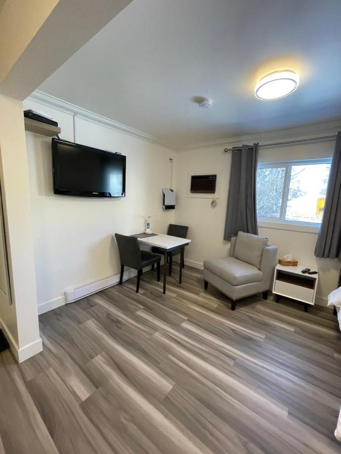 Destination Inn Radium Hot Springs Bagian luar foto