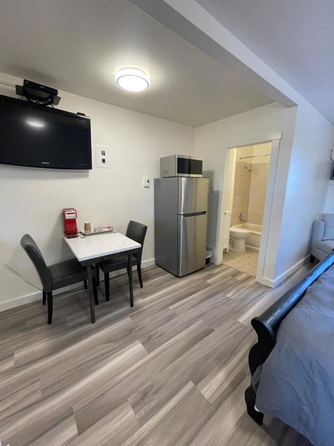 Destination Inn Radium Hot Springs Bagian luar foto