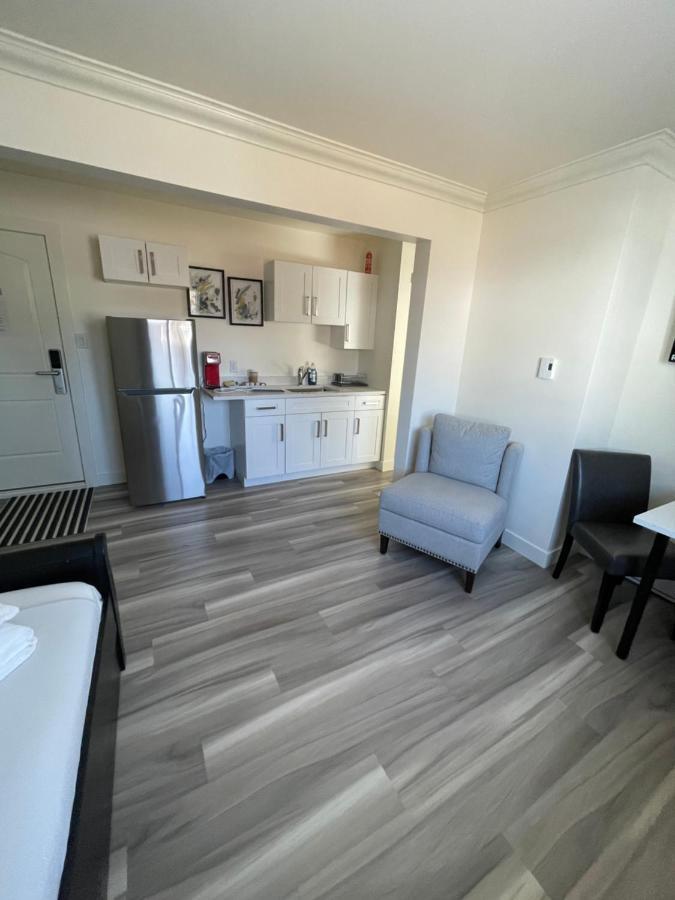 Destination Inn Radium Hot Springs Bagian luar foto