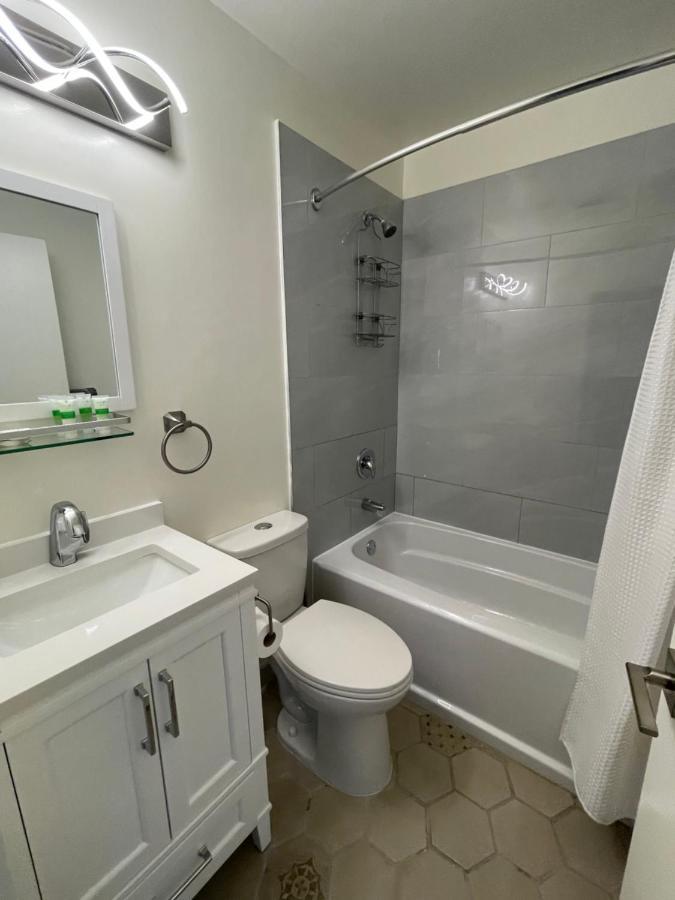 Destination Inn Radium Hot Springs Bagian luar foto