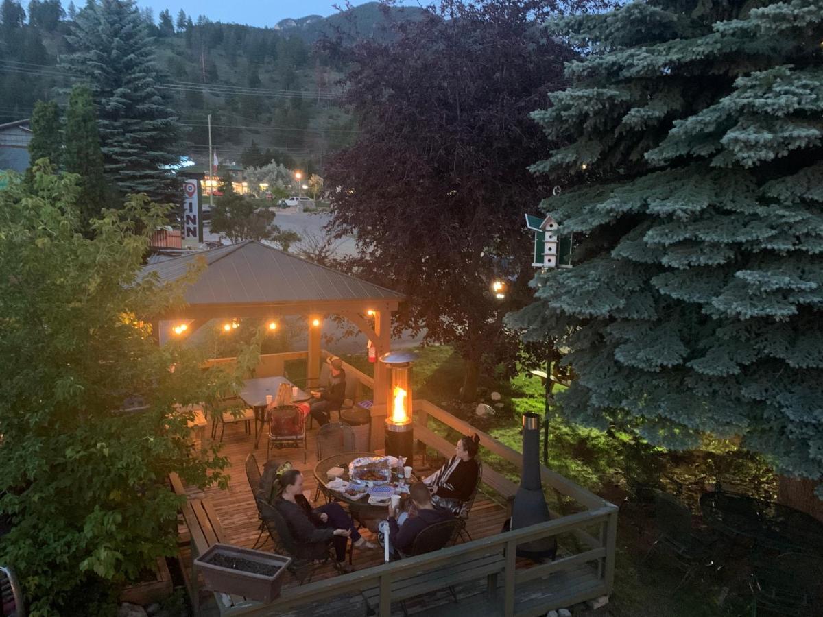 Destination Inn Radium Hot Springs Bagian luar foto